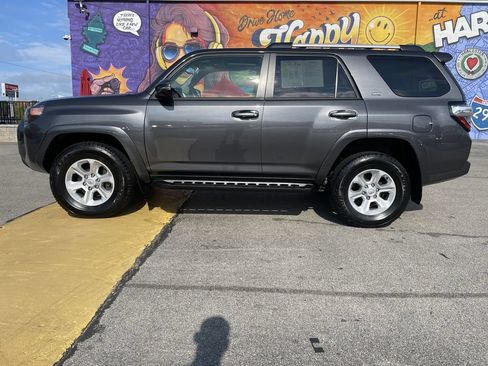 Used 2023 Toyota 4Runner SR5 Premium w/ Moonroof Package AWD/4WD image 2