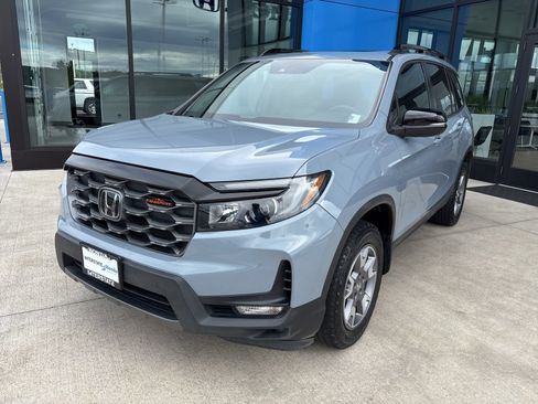 Used 2023 Honda Passport TrailSport image 1