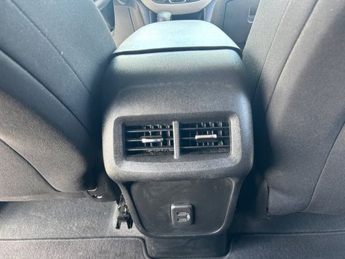 Used 2022 Chevrolet Equinox LT FWD image 29