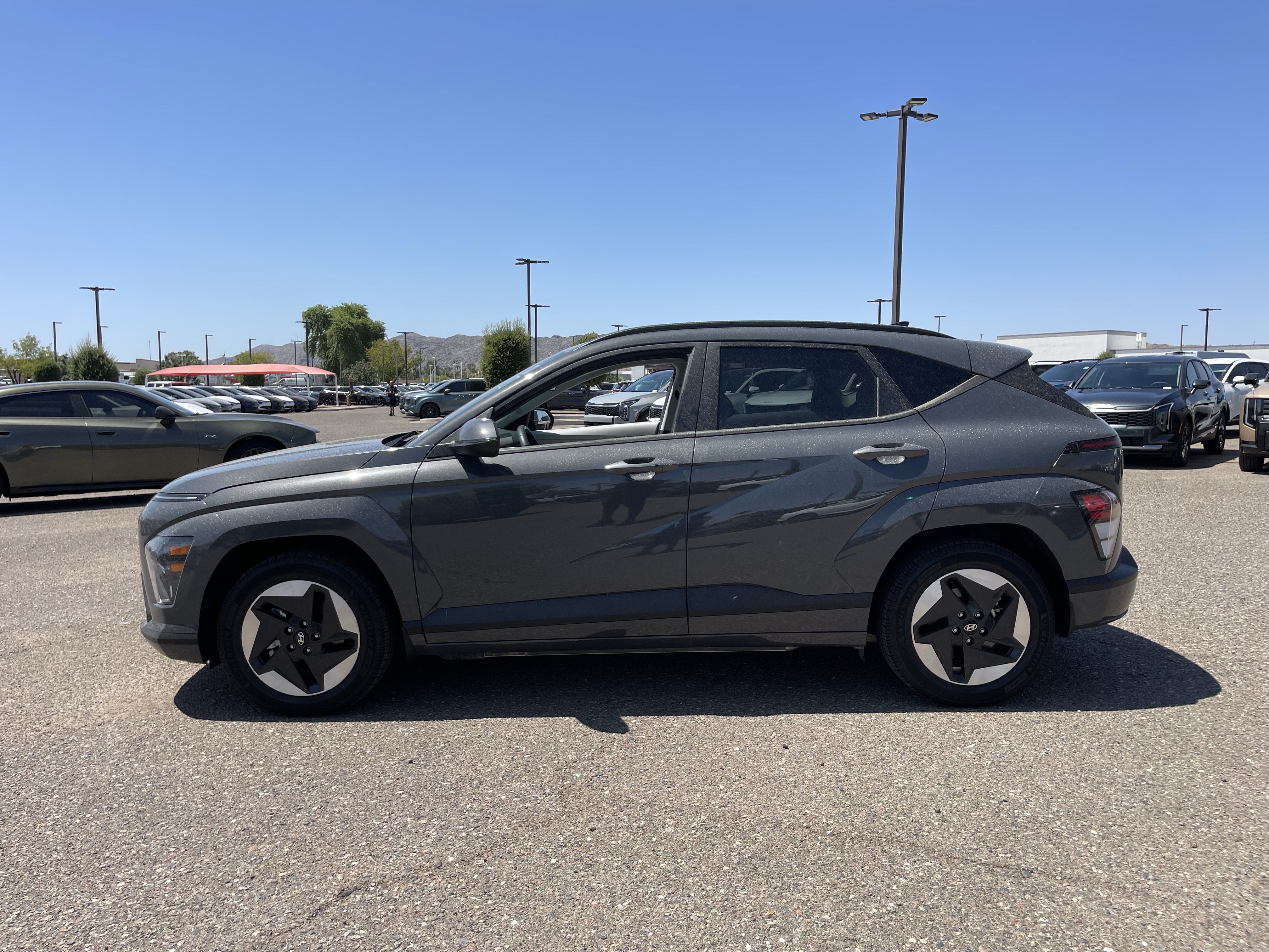 Used 2025 Hyundai Kona SEL FWD image 3