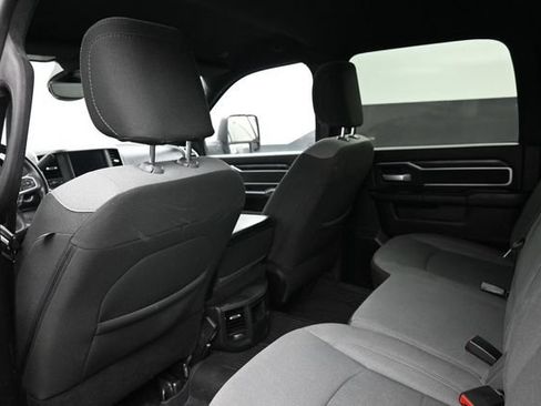 Used 2024 RAM 2500 Big Horn AWD/4WD image 18