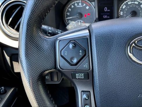 Used 2019 Toyota Tacoma TRD Off-Road image 18