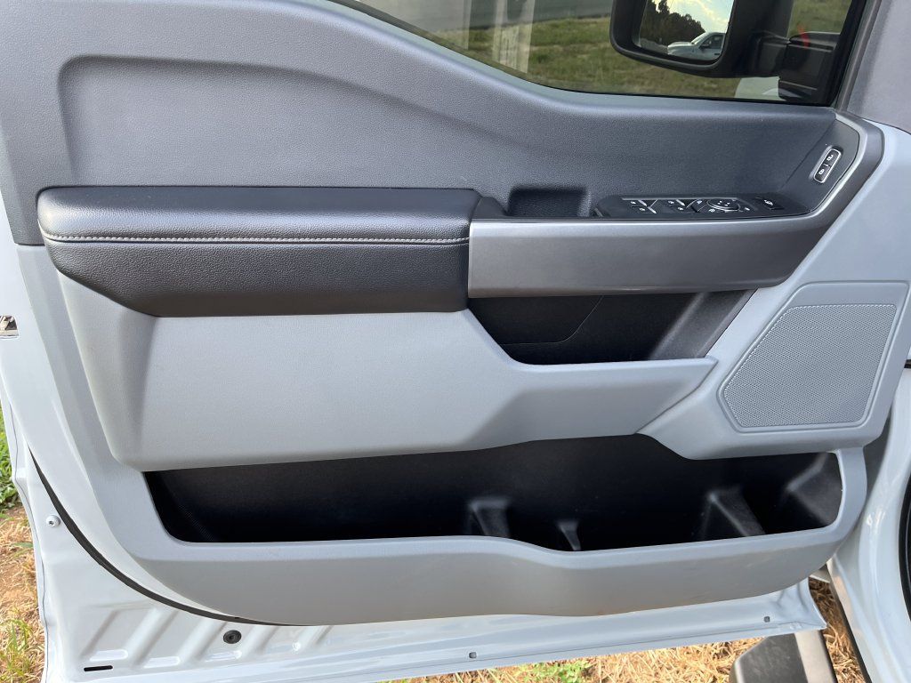Used 2025 Ford F350 XLT AWD/4WD image 12