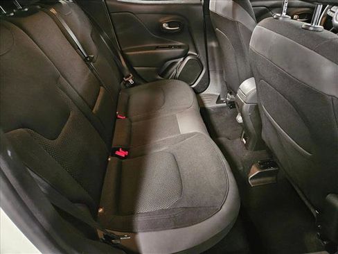 Used 2020 Jeep Renegade Altitude image 18