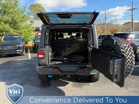 Used 2024 Jeep Wrangler Unlimited image 22