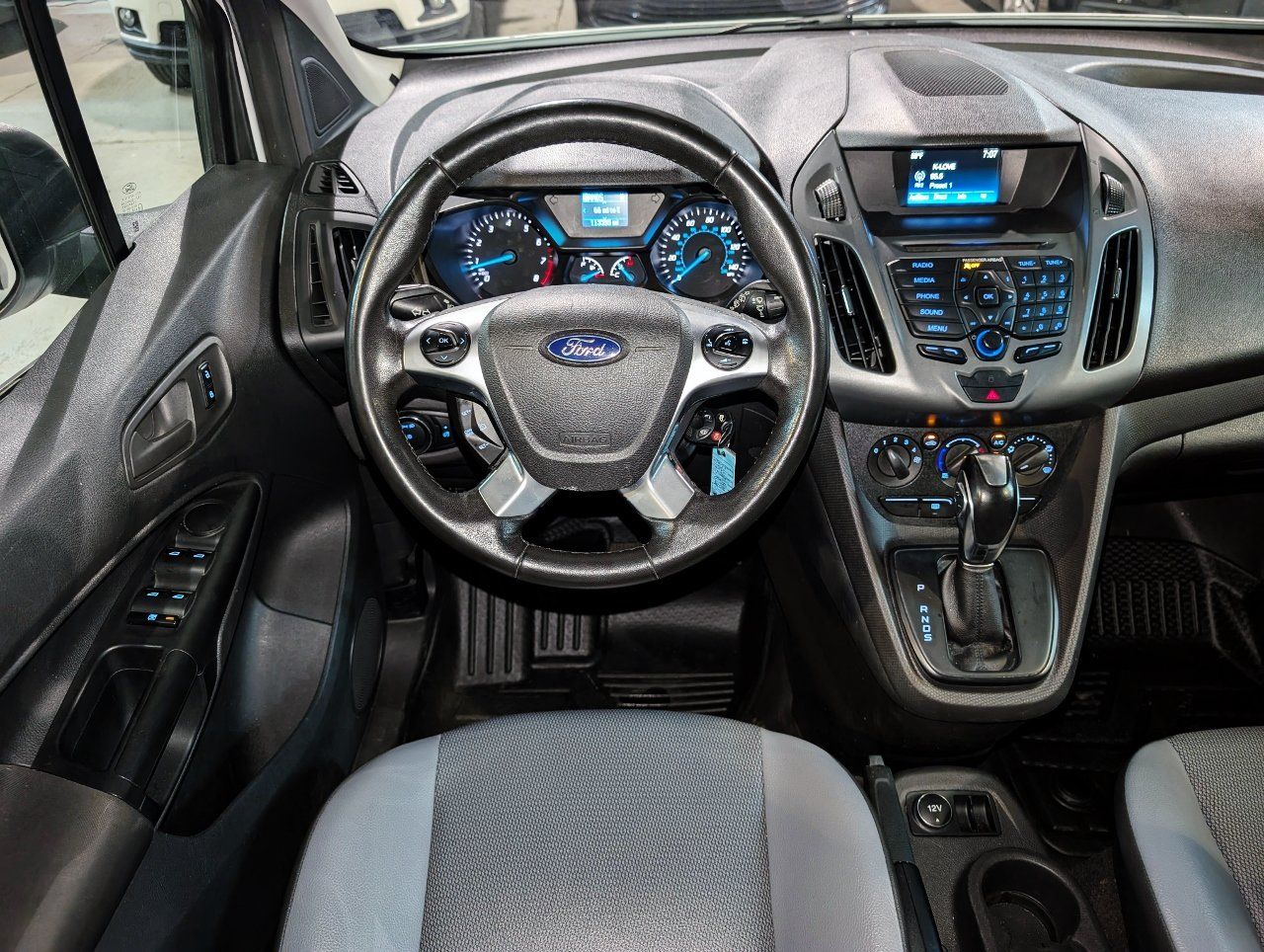 Used 2018 Ford Transit Connect XL FWD image 2