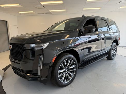 Used 2023 Cadillac Escalade Sport AWD/4WD image 3