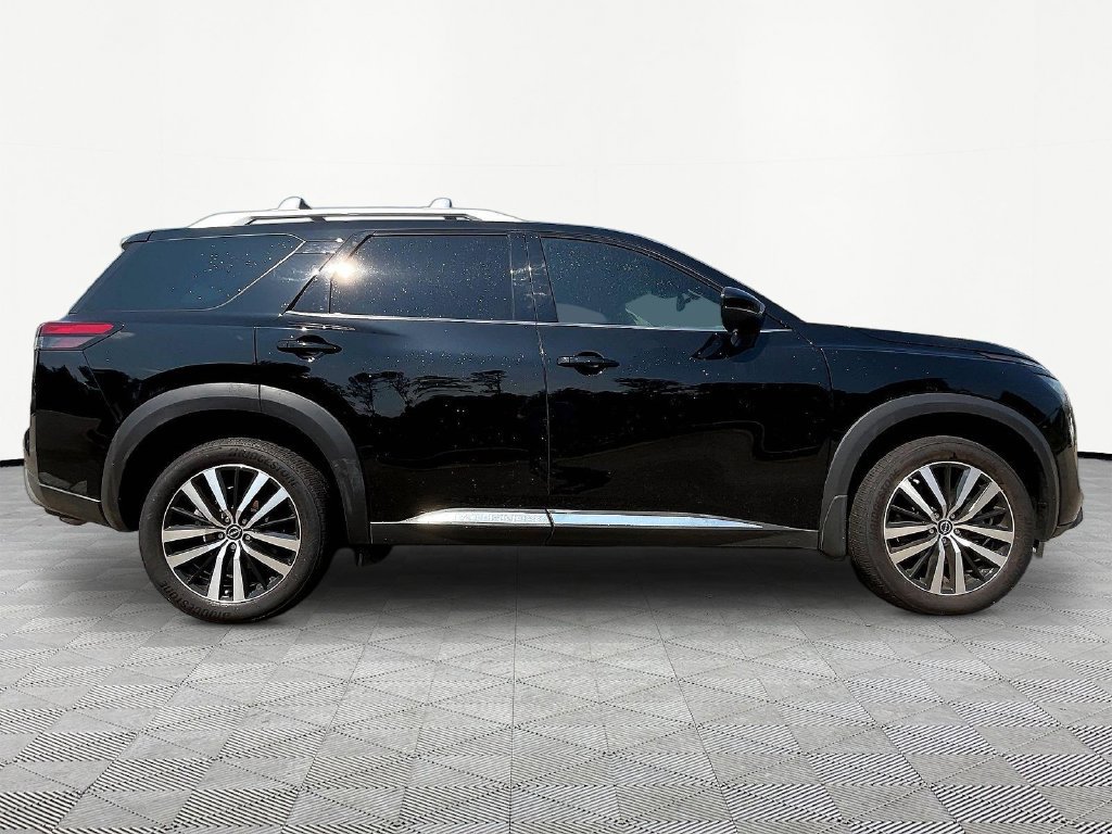 Used 2023 Nissan Pathfinder Platinum w/ Cargo Package AWD/4WD image 5