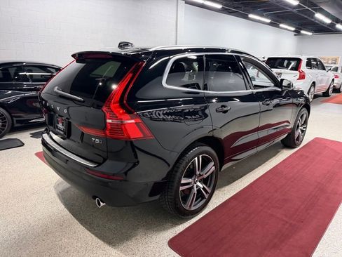 Used 2019 Volvo XC60 T5 Momentum w/ Multimedia Package AWD/4WD image 12