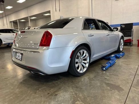 Used 2020 Chrysler 300 Limited RWD image 3