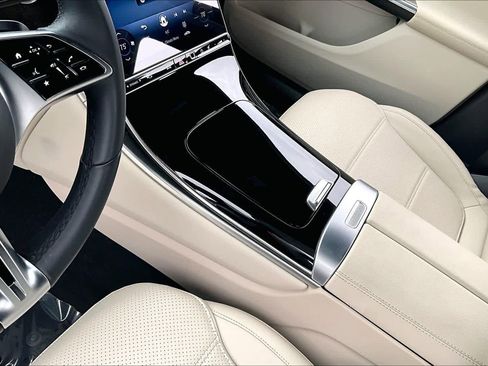 Certified 2025 Mercedes-Benz GLC 300 4MATIC image 17