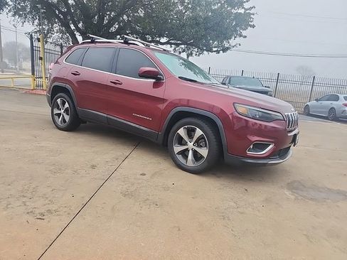 Used 2019 Jeep Cherokee Limited FWD image 1
