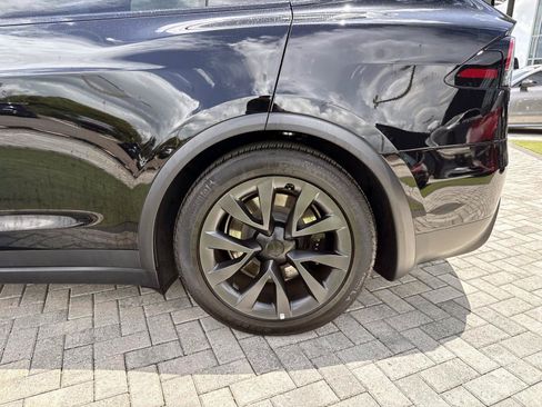 Used 2023 Tesla Model X AWD/4WD image 11