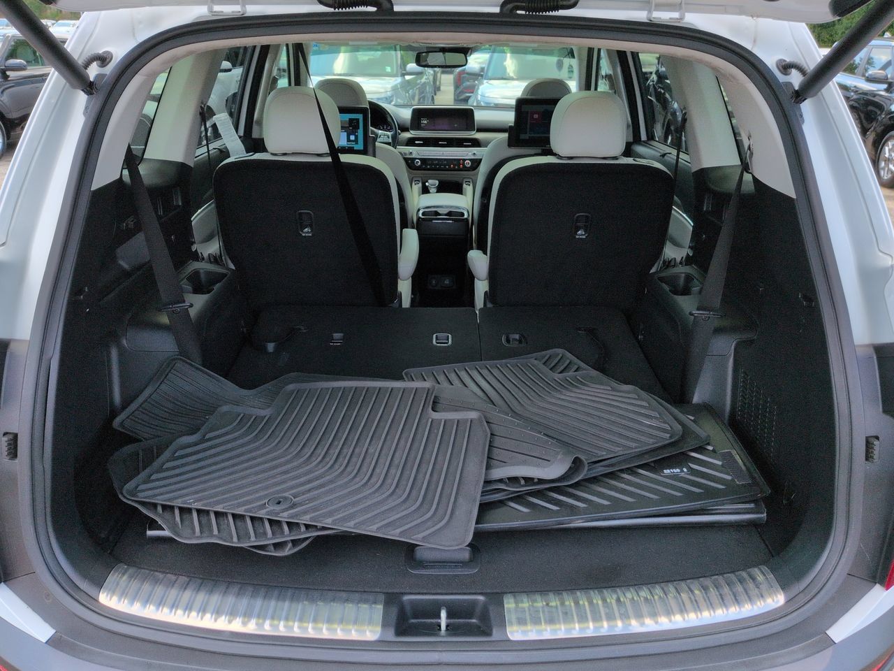 Used 2022 Kia Telluride SX w/ SX Prestige Package AWD/4WD image 13