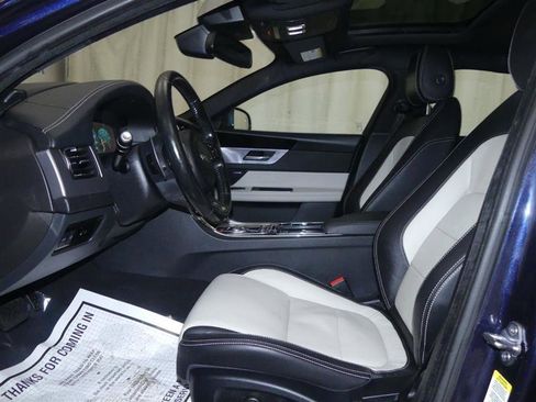 Used 2017 Jaguar XF R-Sport image 23