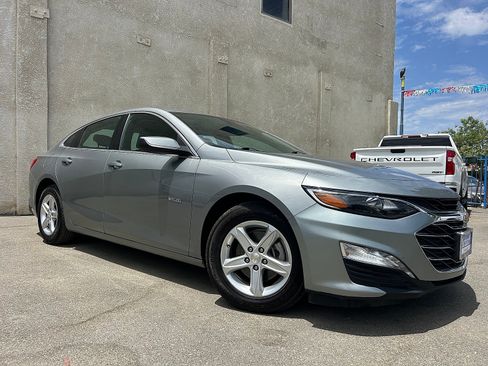 Used 2024 Chevrolet Malibu LT FWD image 1
