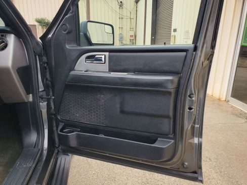 Used 2017 Ford Expedition EL XLT AWD/4WD image 23