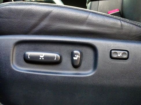 Used 2015 Toyota Land Cruiser AWD/4WD image 18