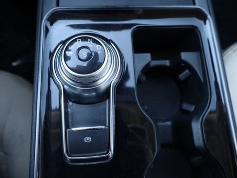 Used 2020 Ford Edge SE image 26