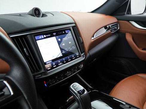 Certified 2023 Maserati Levante GT AWD/4WD image 20