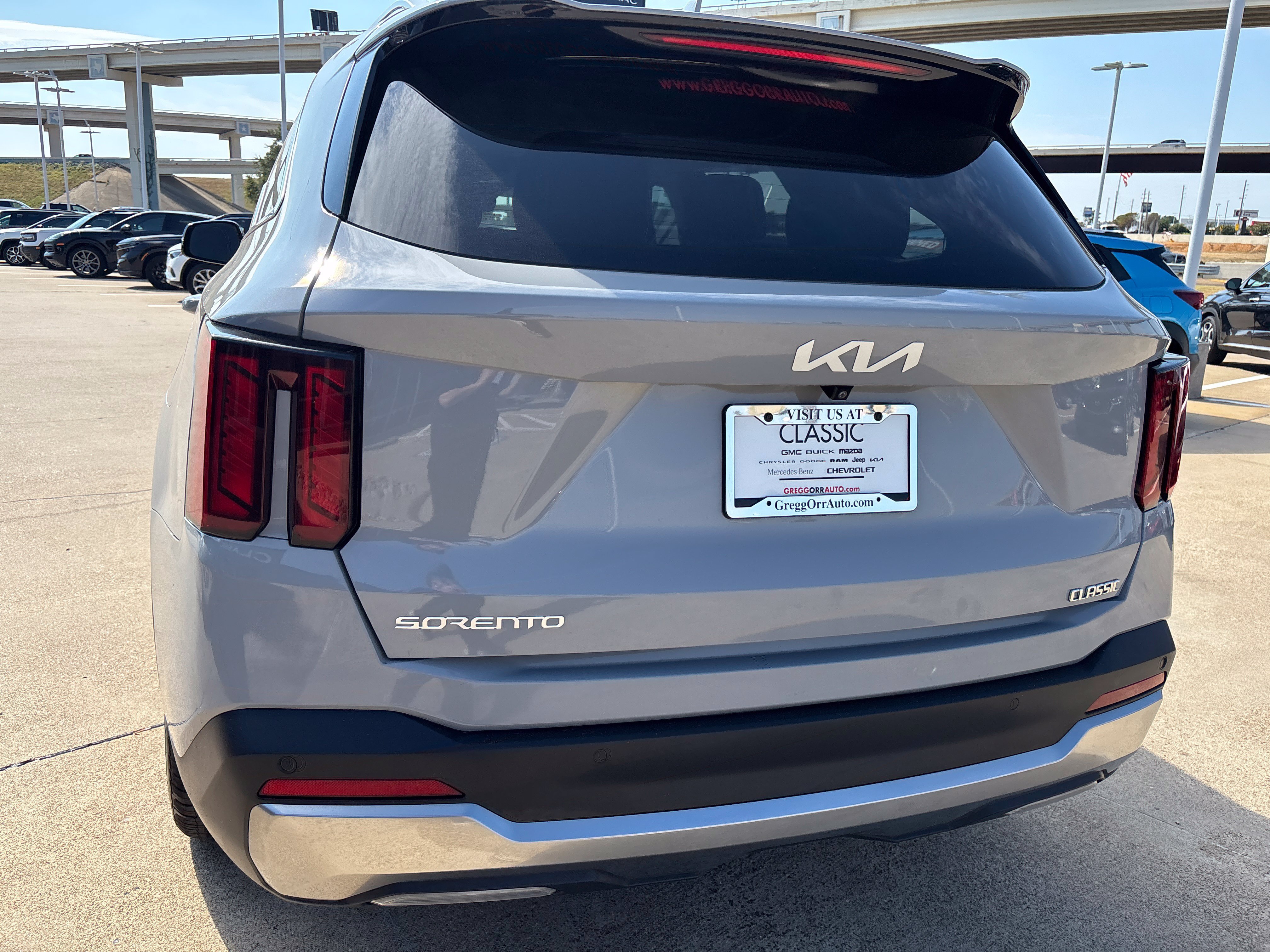 Used 2024 Kia Sorento S w/ Panoramic Sunroof Package FWD image 7