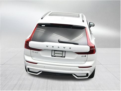 New 2026 Volvo XC60 B5 Plus AWD/4WD image 16