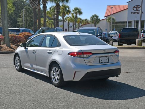 Used 2024 Toyota Corolla LE image 3