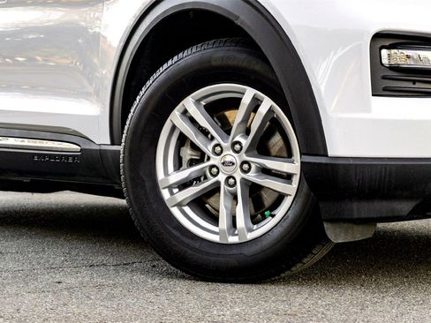 Used 2023 Ford Explorer XLT w/ Equipment Group 202A image 2