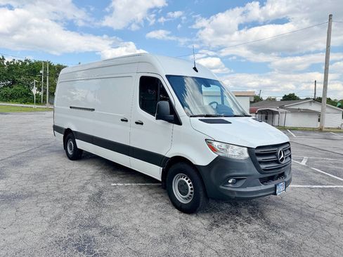Used 2021 Mercedes-Benz Sprinter 2500 w/ Bench Seat Package image 3