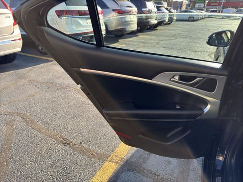 Used 2019 Genesis G70 2.0T Sport image 29