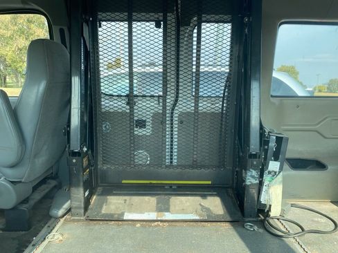 Used 2003 Ford E-250 and Econoline 250 image 16