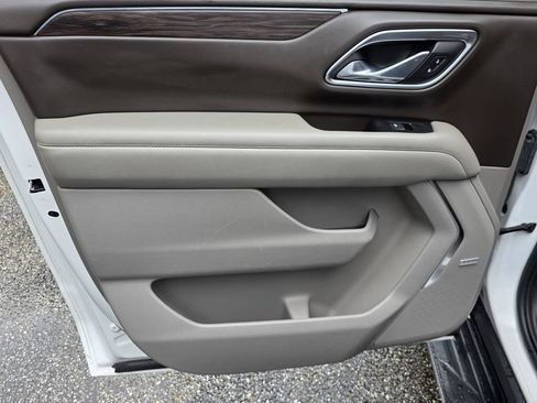 Used 2021 Chevrolet Suburban LT RWD image 36