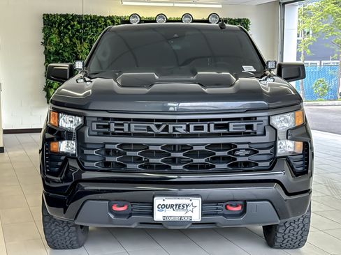 Used 2023 Chevrolet Silverado 1500 Custom Trail Boss w/ LPO, Dark Essentials Package AWD/4WD image 9