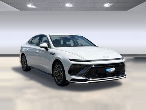Used 2025 Hyundai Sonata SEL FWD image 7