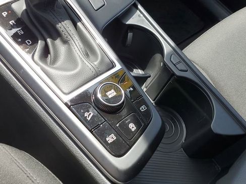 Certified 2025 Kia Sportage LX FWD image 28