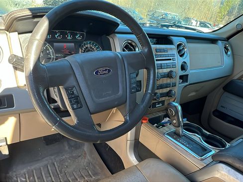 Used 2011 Ford F150 Lariat w/ Lariat Chrome Pkg image 19