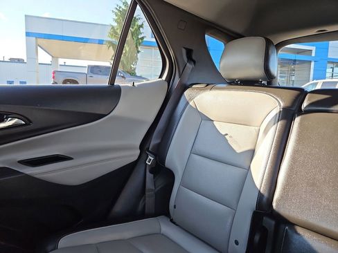 Used 2021 Chevrolet Equinox Premier image 19
