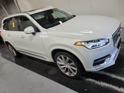 Used 2023 Volvo XC90 B6 Plus image 5