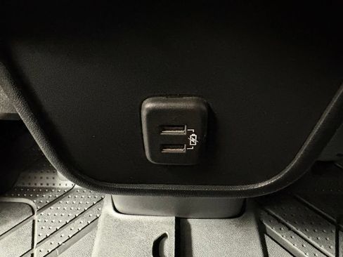 Used 2023 Chevrolet Equinox LT FWD image 42