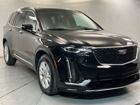 Used 2022 Cadillac XT6 Luxury FWD image 8
