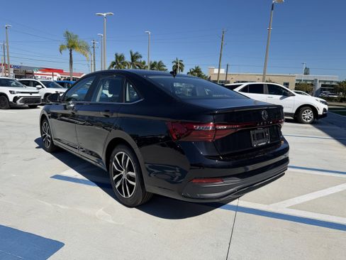 New 2026 Volkswagen Jetta SE image 5