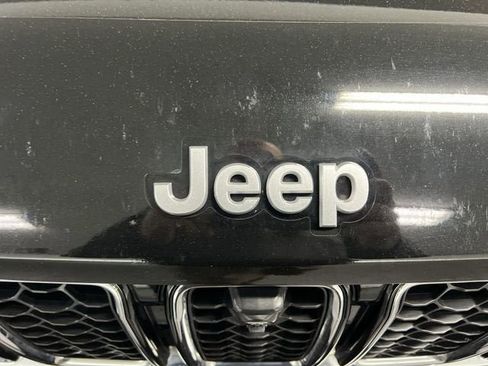 Used 2024 Jeep Grand Cherokee L Overland w/ Advanced Protech Group III AWD/4WD image 32