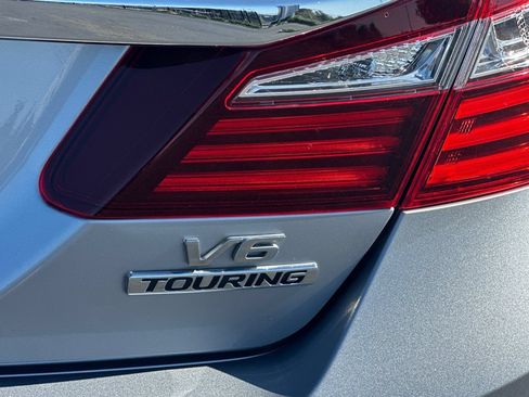 Used 2017 Honda Accord Touring image 48