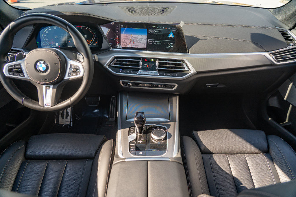 Used 2022 BMW X5 M50i w/ Premium Package AWD/4WD image 21