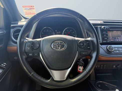 Used 2017 Toyota RAV4 SE FWD image 10