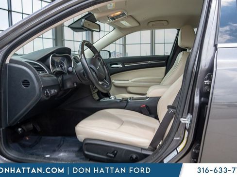 Used 2018 Chrysler 300 Limited w/ Safetytec Plus Group RWD image 3