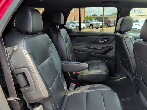 Used 2023 Chevrolet Traverse LT w/ LT Premium Package AWD/4WD image 35