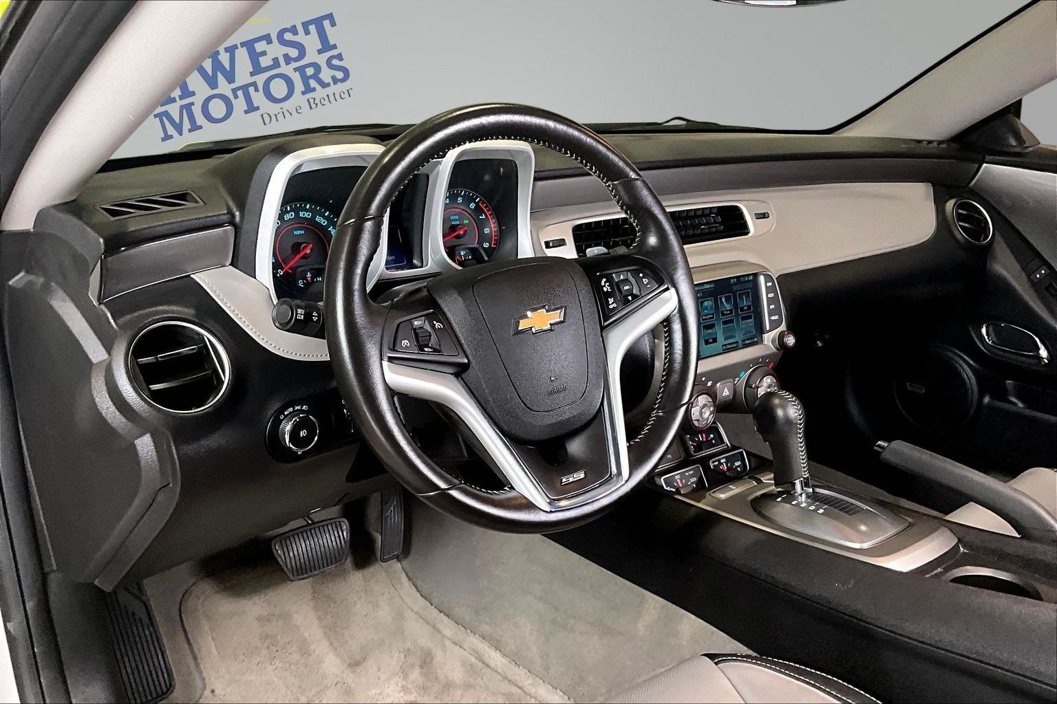 Used 2015 Chevrolet Camaro SS w/ RS Package RWD image 16