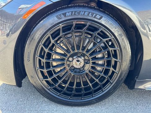 Used 2022 Mercedes-Benz S 580 4MATIC Sedan w/ AMG Line Package image 11