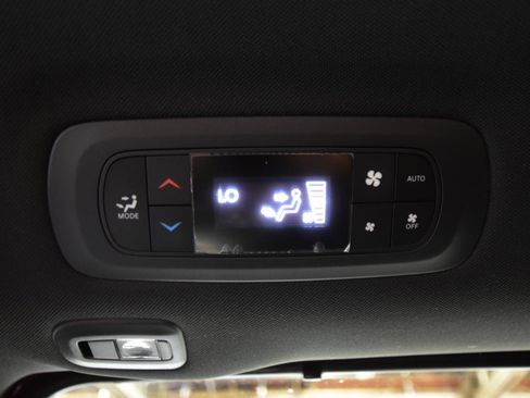 Used 2020 Chrysler Pacifica Limited FWD image 54
